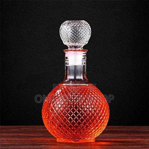 Gold Round Wine Decanter - main view