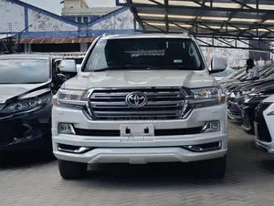Toyota Land Cruiser 4.6 V8 ZX 2018 White