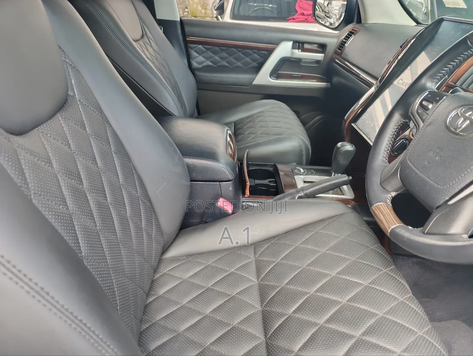 Toyota Land Cruiser 4.6 V8 ZX 2018 White