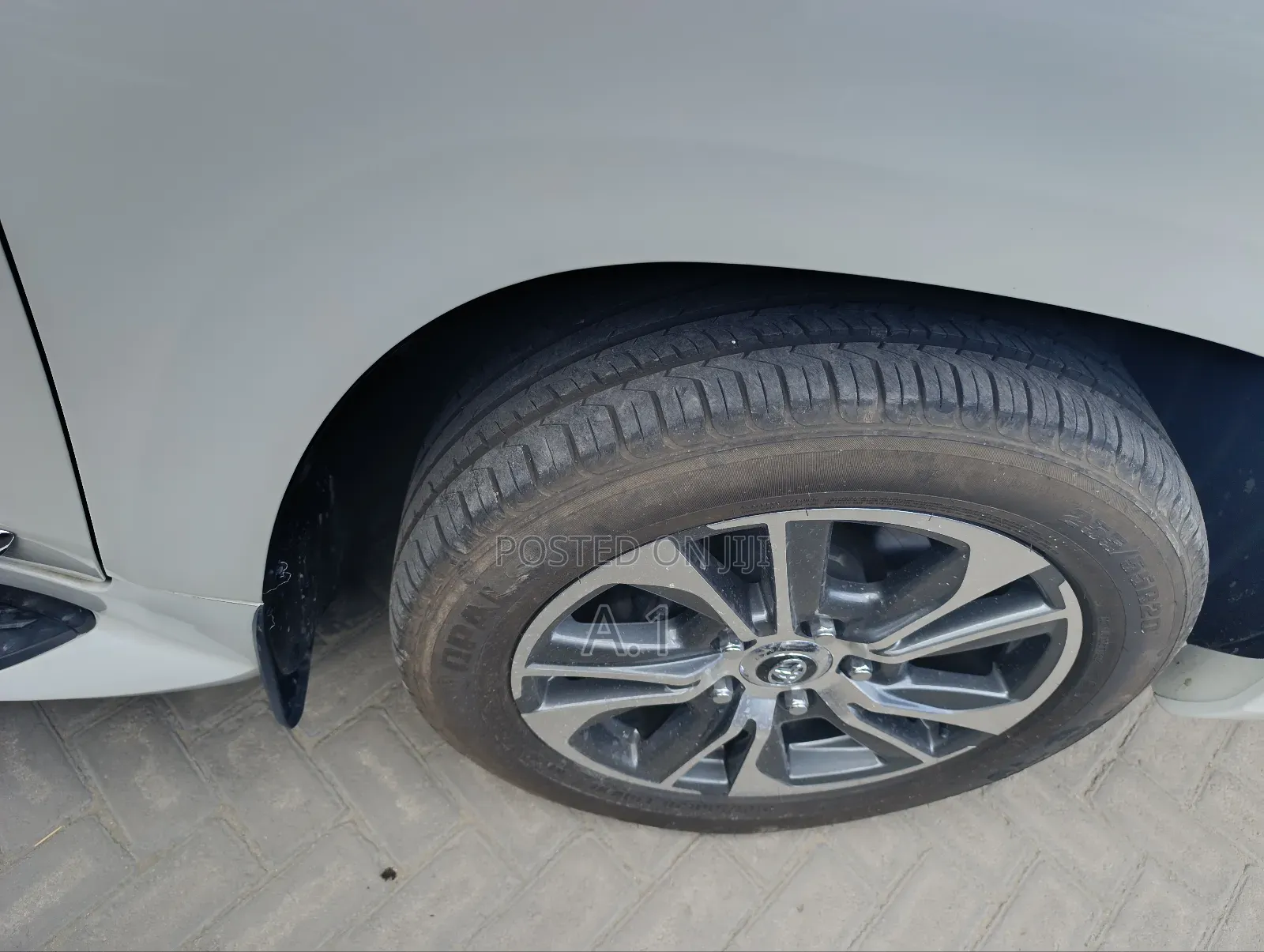 Toyota Land Cruiser 4.6 V8 ZX 2018 White