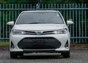 Toyota Axio 1.5 Hybrid 2WD 2018 White