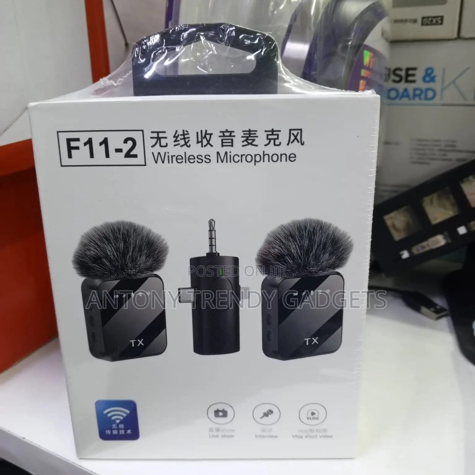 Professional Wireless Lapel Microphone With Noise Reduction