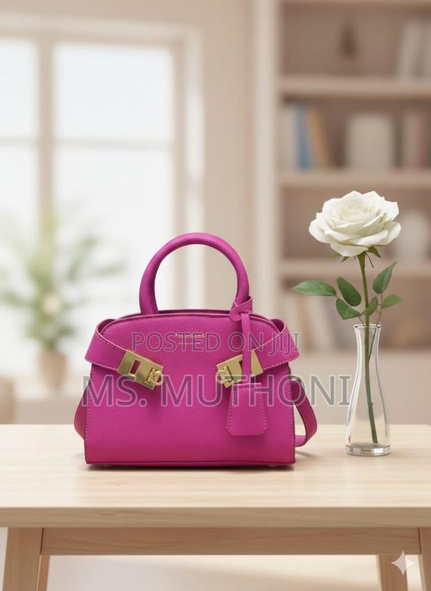 Ferragamo Hug Mini Leather Handbag - thumbnail 7