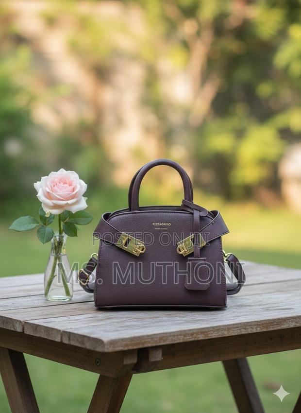 Ferragamo Hug Mini Leather Handbag - thumbnail 5