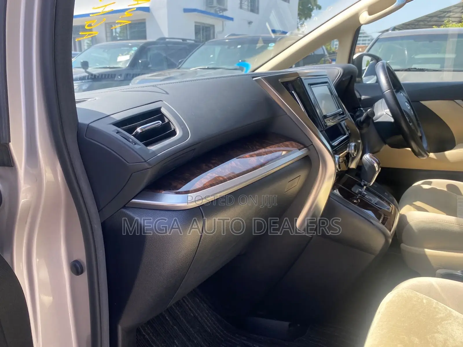 Toyota Vellfire 2018