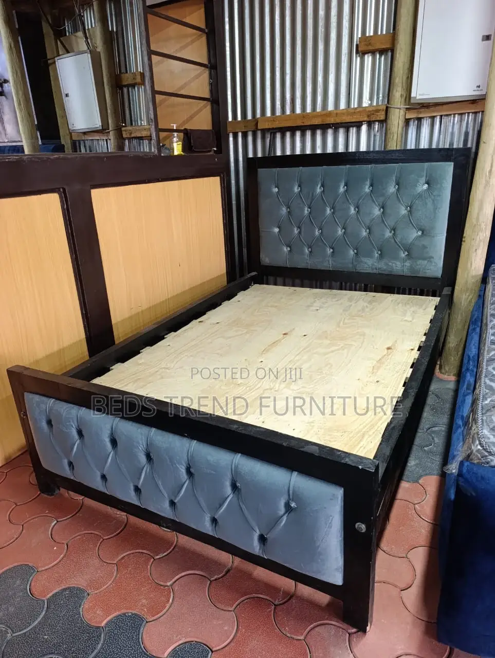 Humane 5 by 6 Mocket Bed