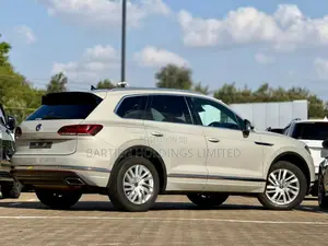 Volkswagen Touareg 2021 White
