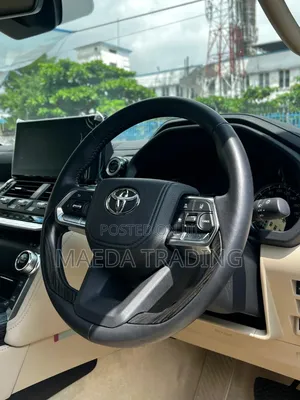 Toyota Land Cruiser LC300 2023 Pearl