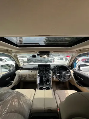 Toyota Land Cruiser LC300 2023 Pearl
