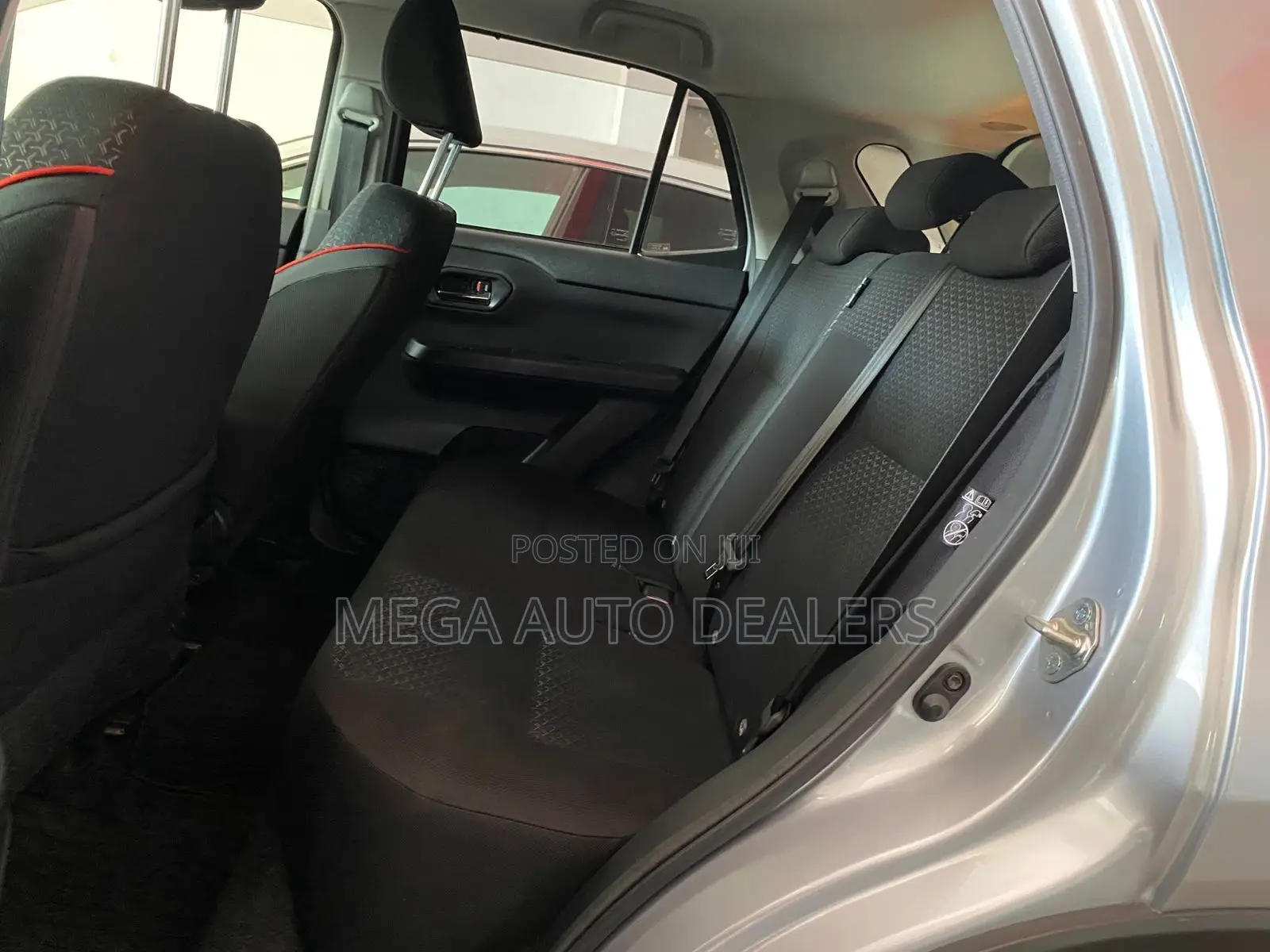 Toyota Raize 2019 Silver