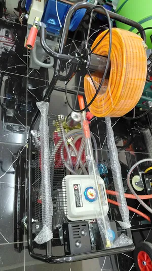 Agricultural Trolley Sprayer Machine With Gasoline Engine.
