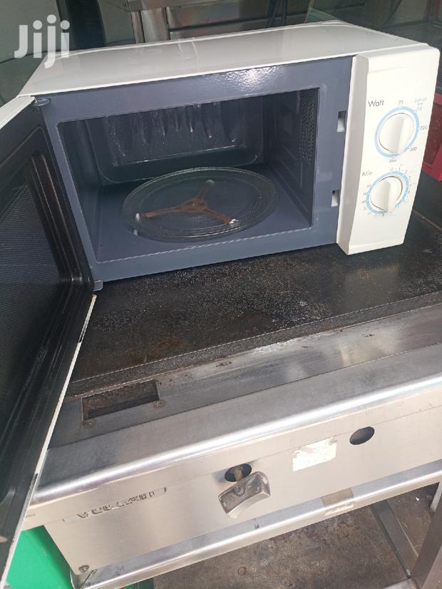 Microwave Oven - thumbnail 2
