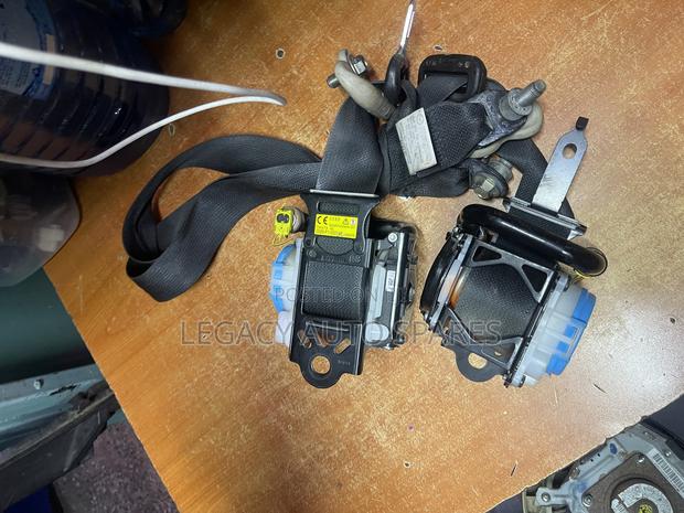 Mazda Demio Safety Belts - thumbnail 4