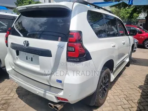 Toyota Land Cruiser Prado 2022 White