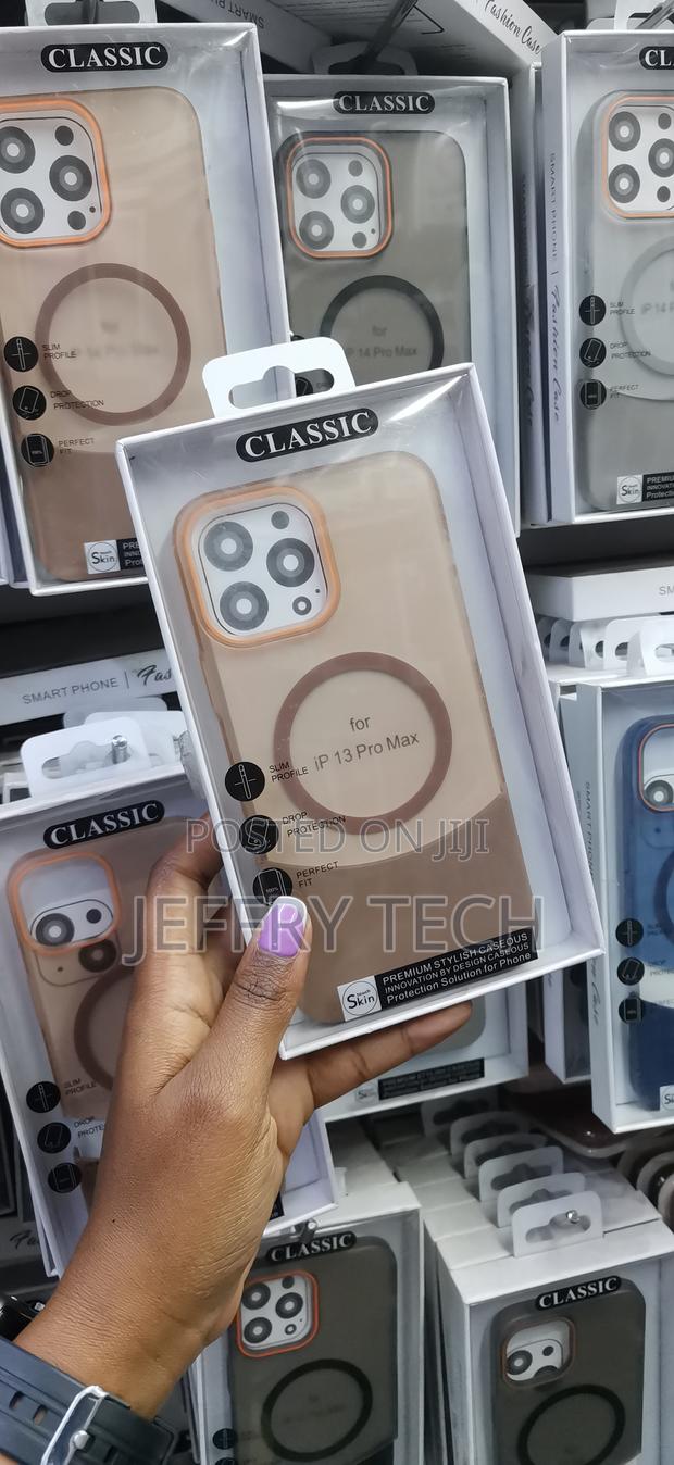 Brasik Magnetic for iPhone 13 Pro Max 2 in 1 Transluscent Case -Brown - thumbnail 3