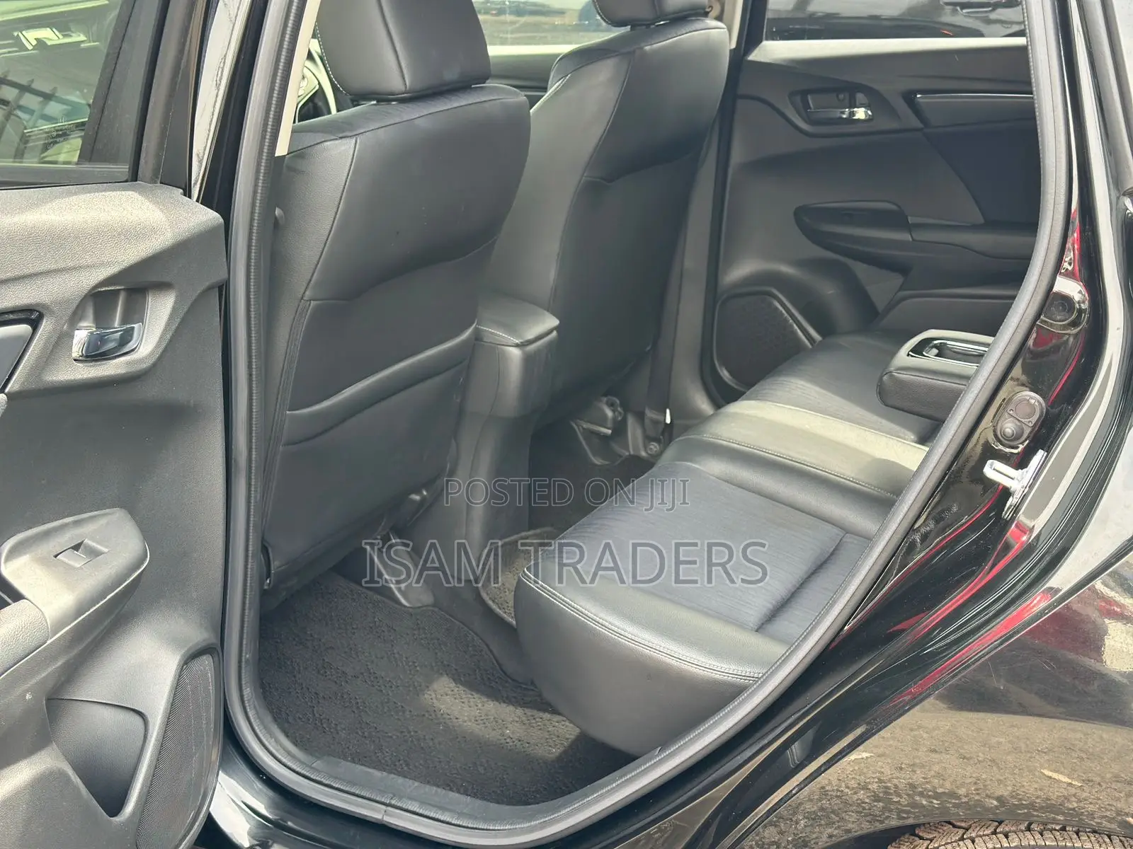 Honda Shuttle 1.5 Hybrid 2WD 2019 Black