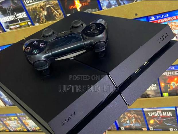 Home Used Playstation 4 Original One Controller - main view