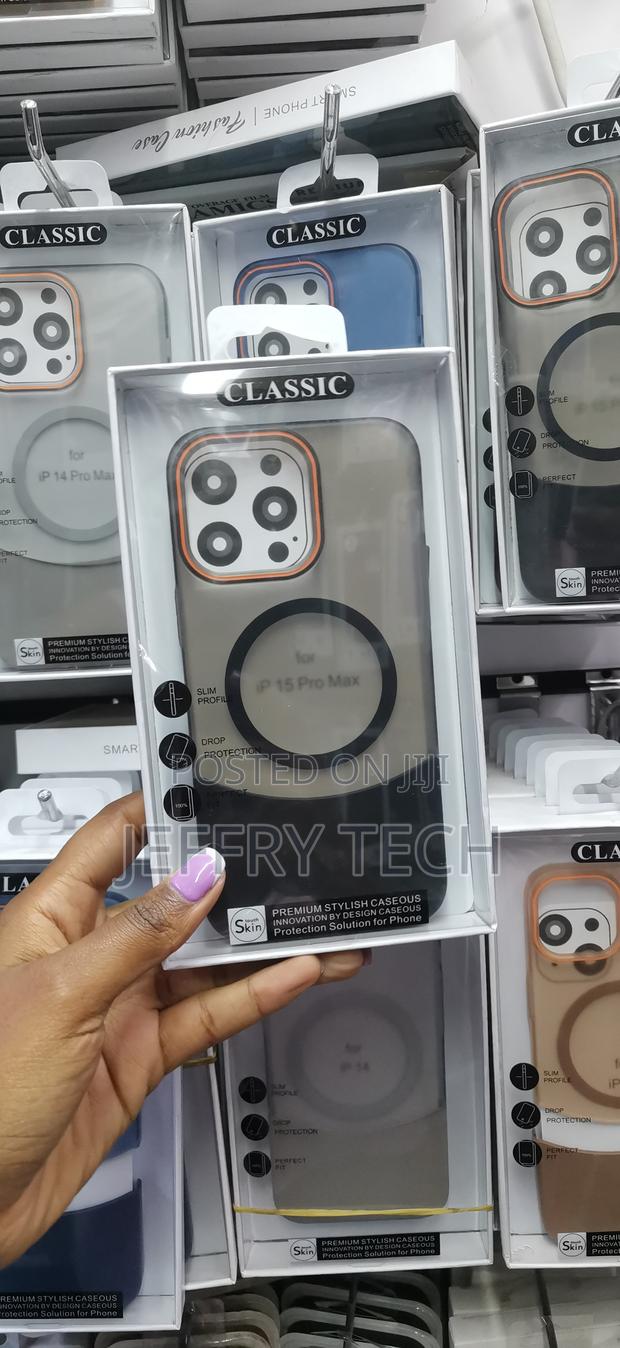 Sayur Translucent Matte iPhone 15 Pro Max Magsafe Case -Black - main view