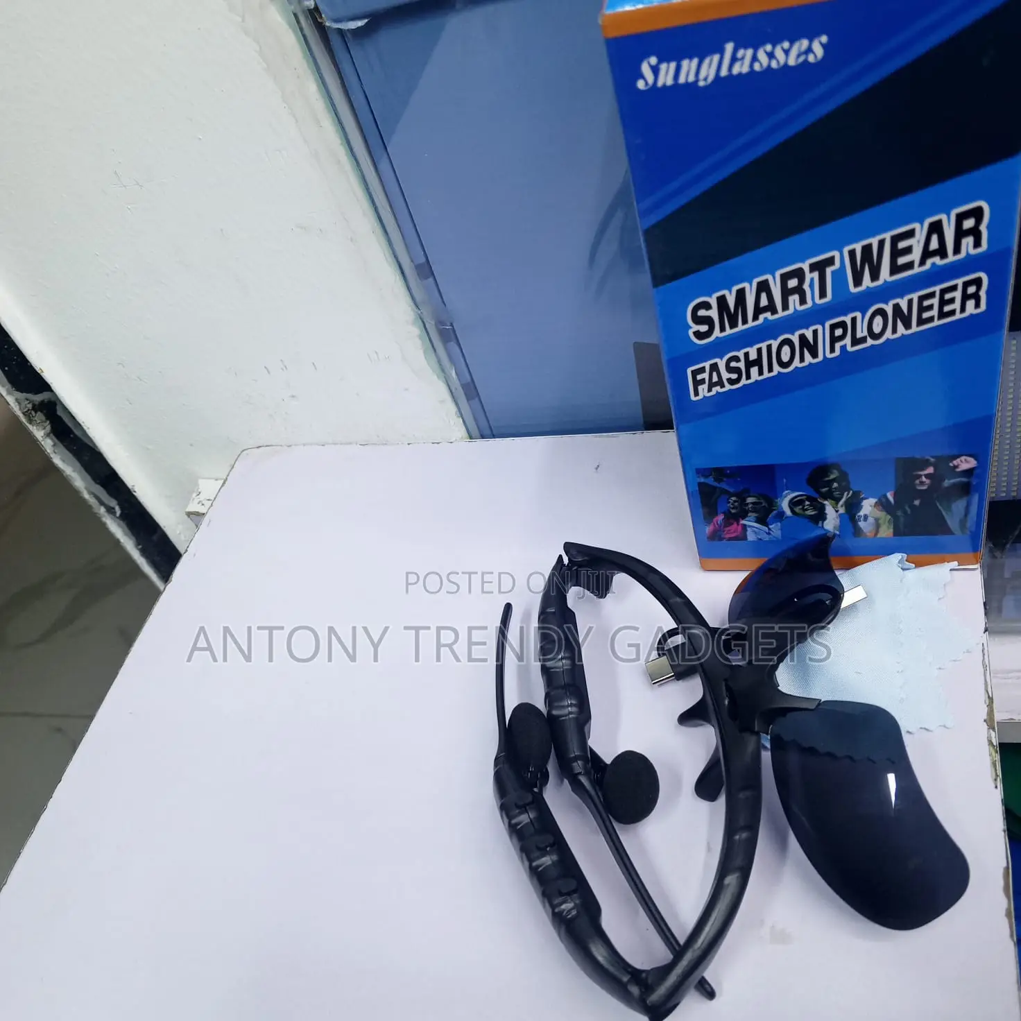 Smart Wear Bluetooth Sunglasses For Calls, Music & Sports