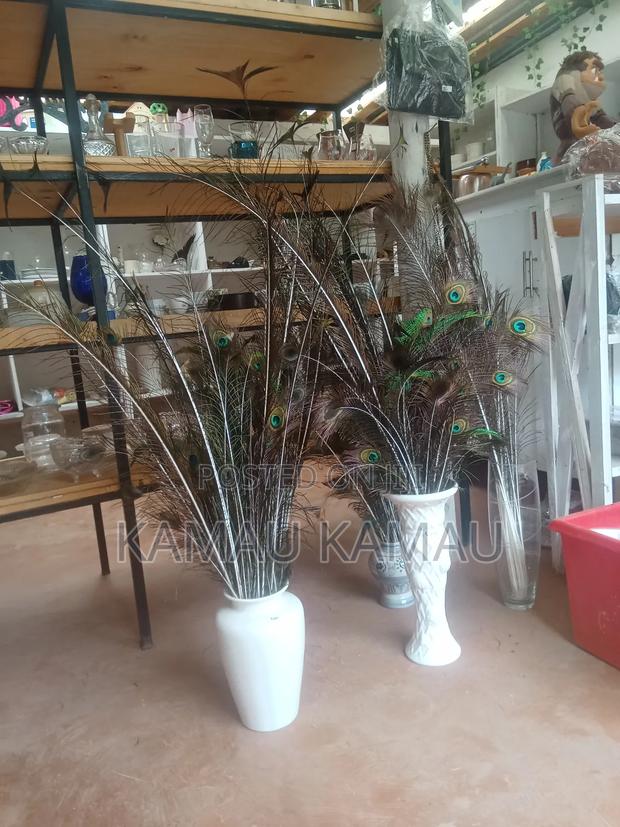 Vase With Real Peacock Feathers - thumbnail 3