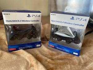 Playstation 4 Dualshock Controller - thumbnail 2