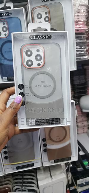 Sleat iPhone 15 Pro Max Translucent Matte Magsafe 2 in 1 Case -Gray - thumbnail 2