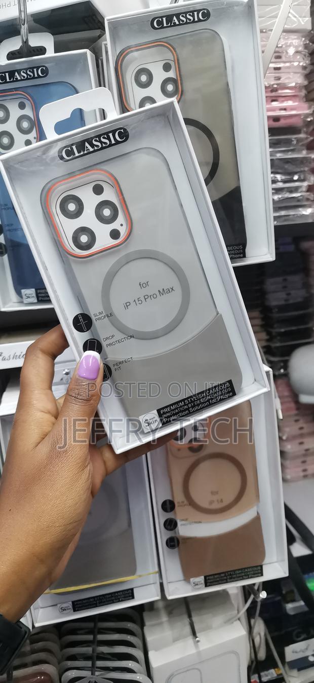 Sleat iPhone 15 Pro Max Translucent Matte Magsafe 2 in 1 Case -Gray - thumbnail 3