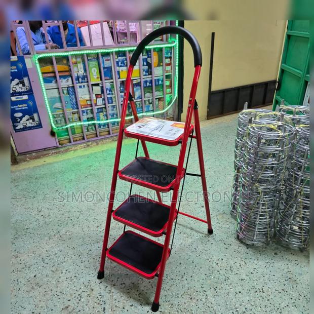 4 Steps Ladder - main view