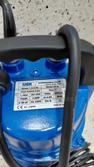 Usk 1hp Submersible Waterpump 32m Head