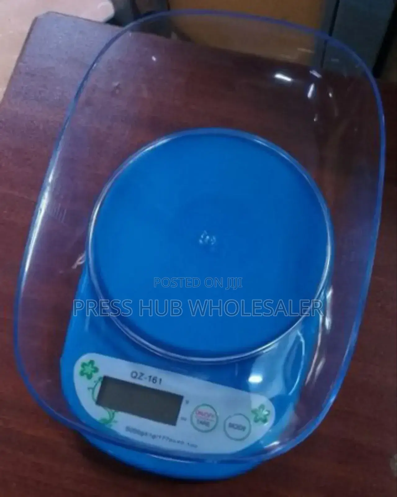 Electronic Kitchen Scale With a Bowl,