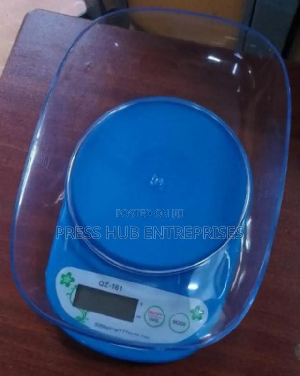 Electronic Kitchen Scale With a Bowl,