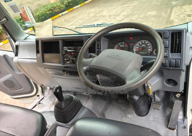 Isuzu NMR 2023 - thumbnail 6