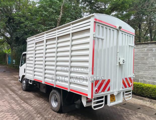 Isuzu NMR 2023 - thumbnail 4