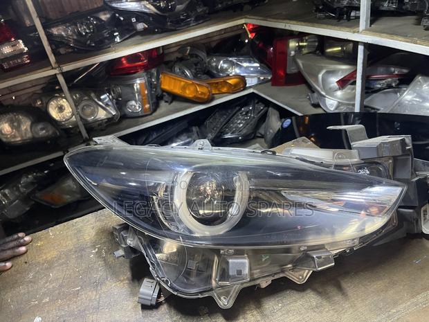 Mazda Axela 2017 Headlight - thumbnail 4