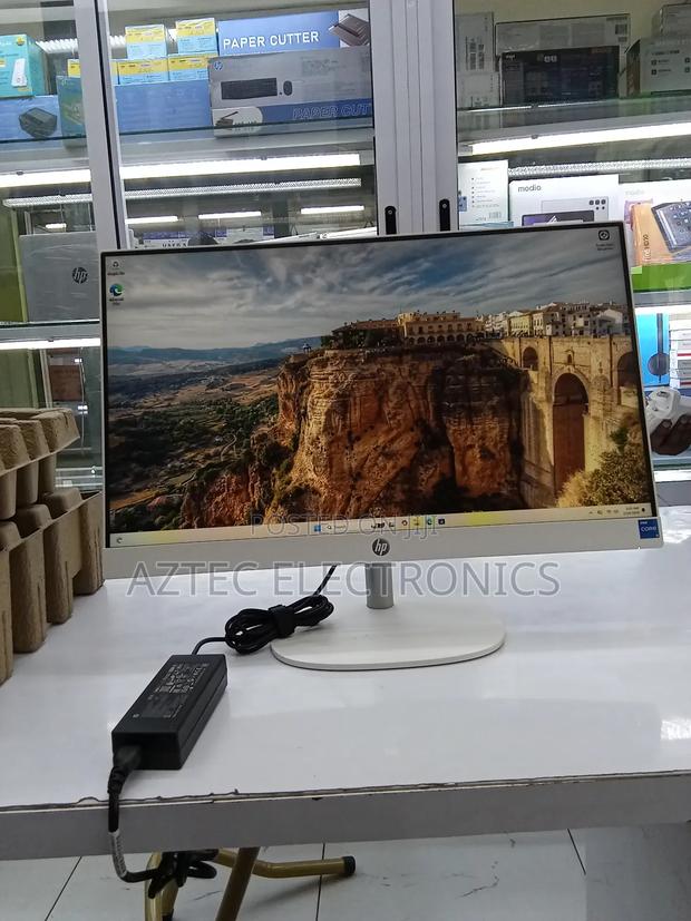 New Desktop Computer HP AiO 24 8GB Intel Core i5 SSD 512GB - main view