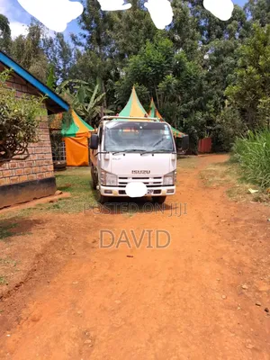 Isuzu Elf 2014