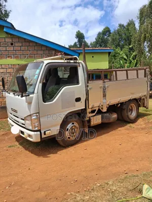 Isuzu Elf 2014