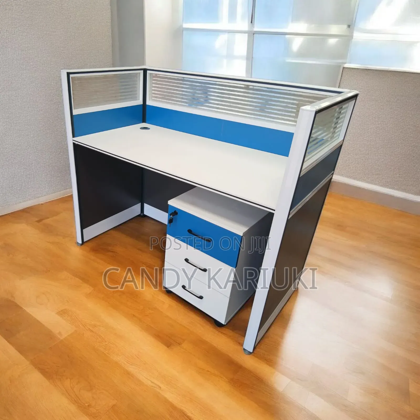 White N Blue Single User Workstation