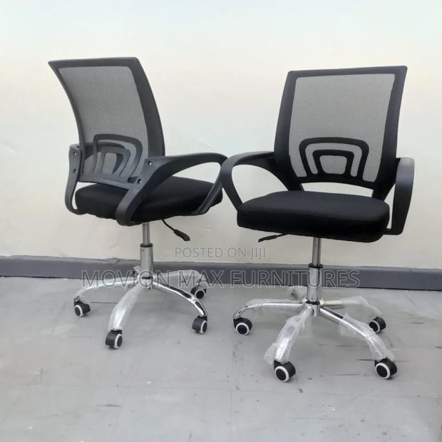 Rotating Mesh Chair