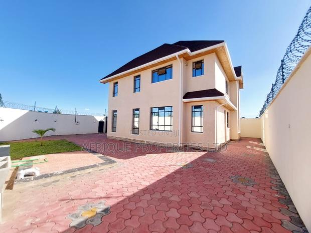 4bdrm Mansion in Ruiru Bypass, Kamakis for sale - main view