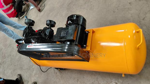 Electric Air Compressor 300l Single Phase Power. - main view