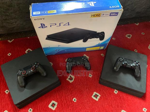 Playstation (Sony) 4 With Original Box and Fifa 25