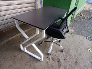 Metallic Office Table With New Chair