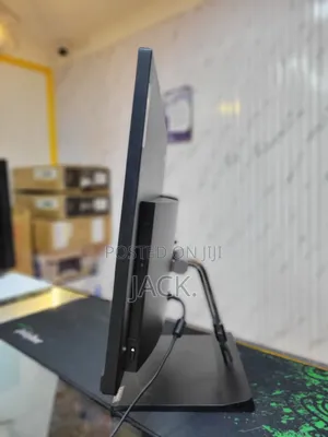 Desktop Computer Lenovo V520 16GB Intel Core i5 SSD 256GB