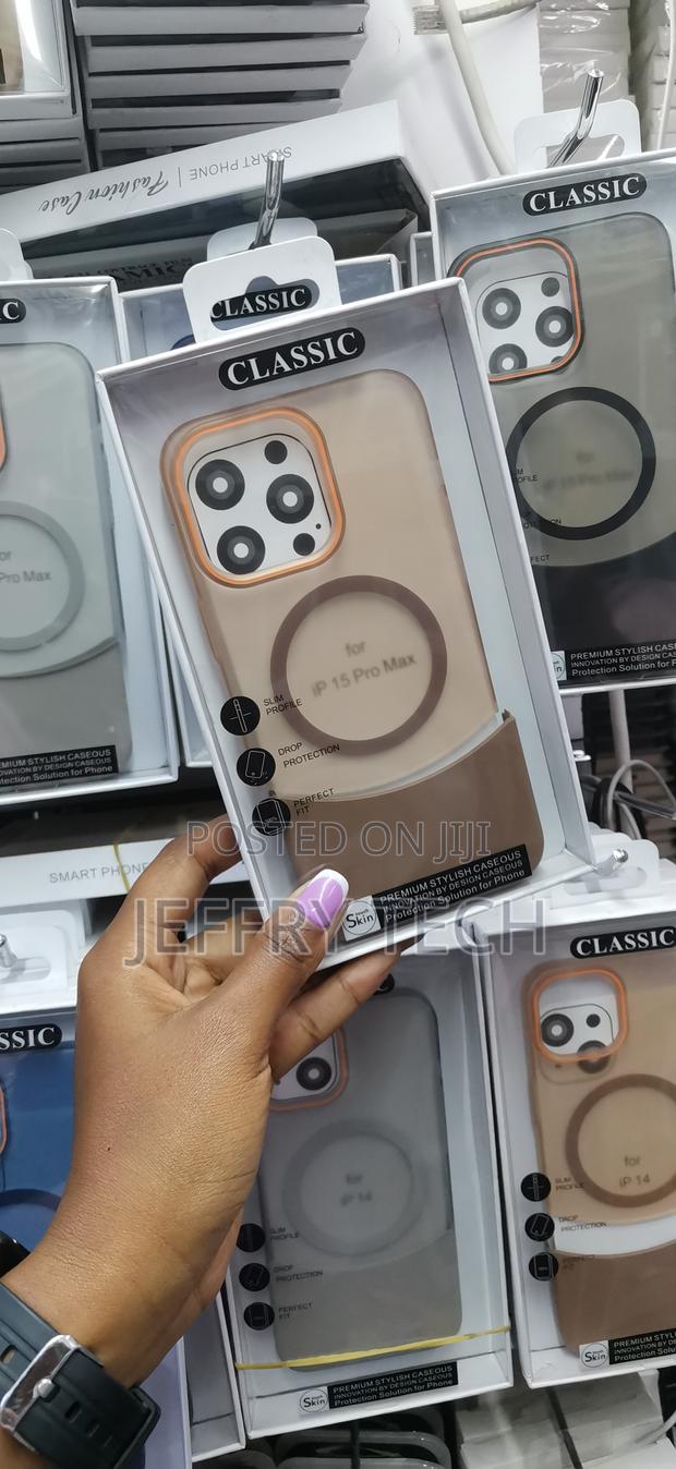 Axewr iPhone 15 Pro Max Translucent Matte 2 in 1 Magsafe Case -Brown - thumbnail 3