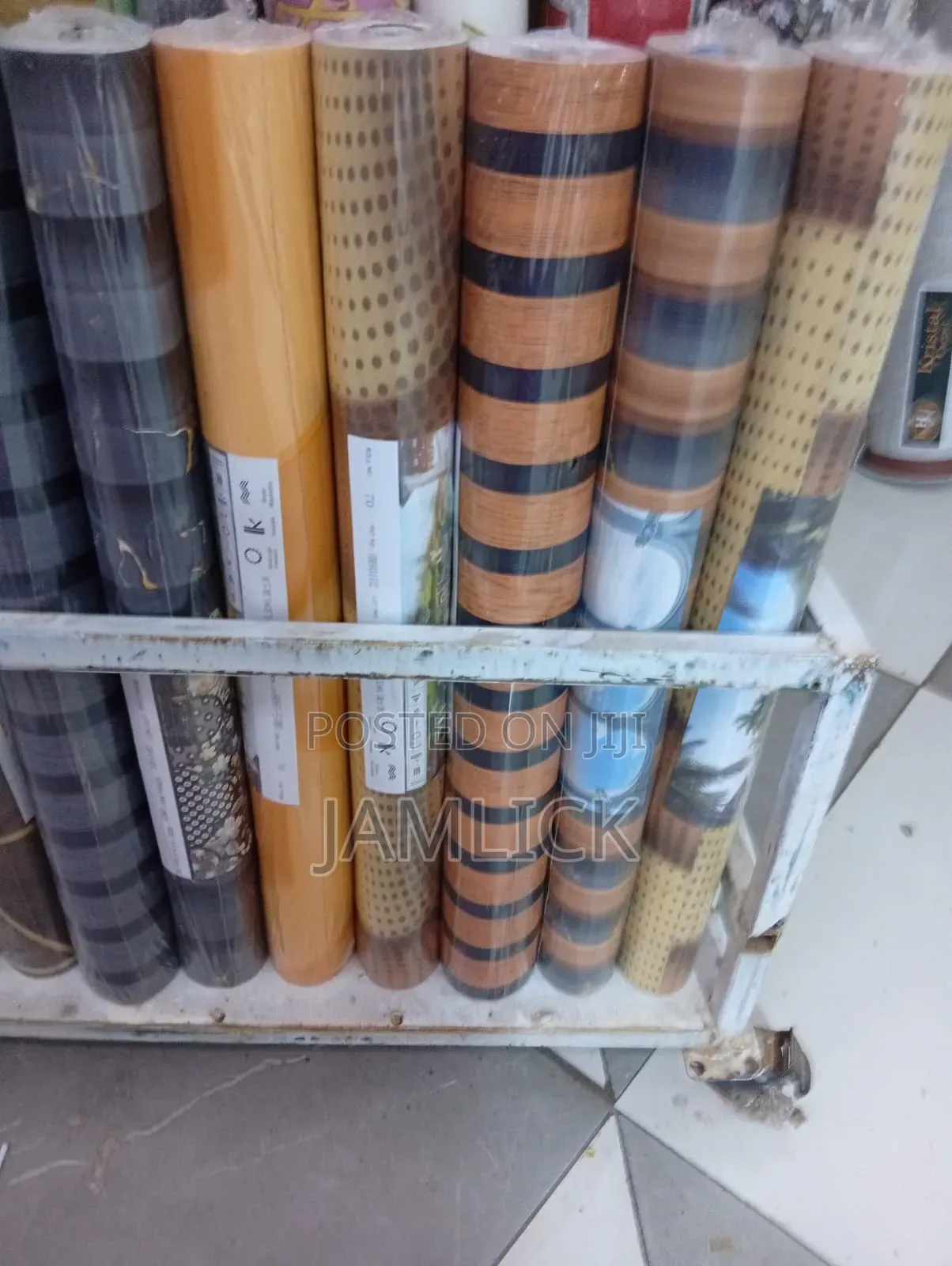 Modern Wallpaper 53cmx9.5m Roll - Wae