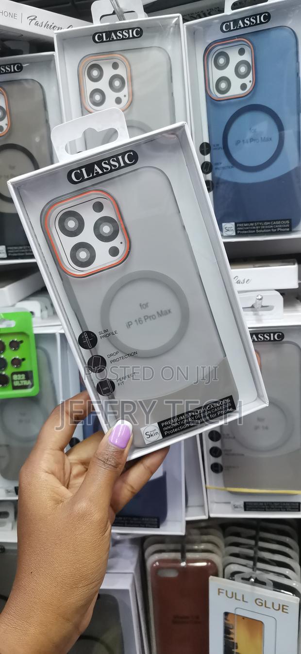 Setter iPhone 16 Pro Max Translucent Matte 2 in 1 Magsafe Case - main view