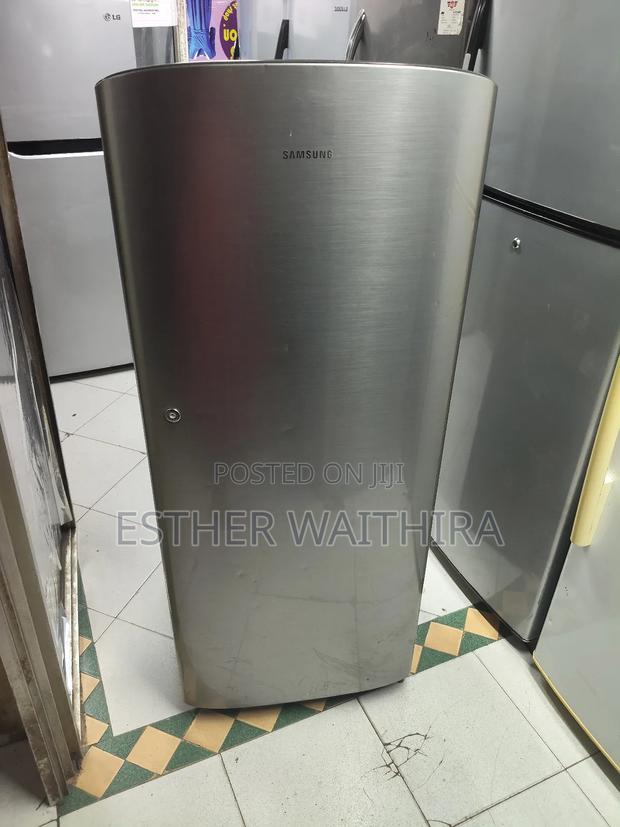 Well Maintained and Clean Sumsung Single Door Fridge