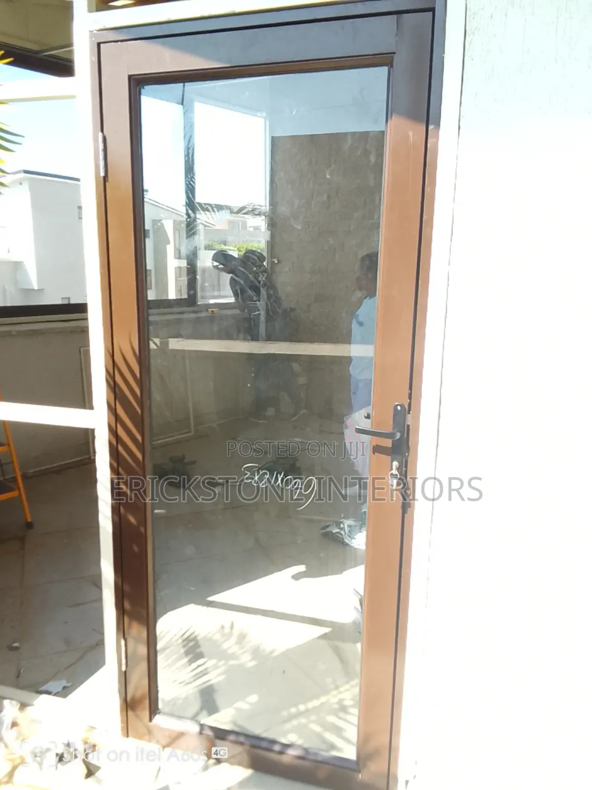 Aluminum Partition and Glass Fitting