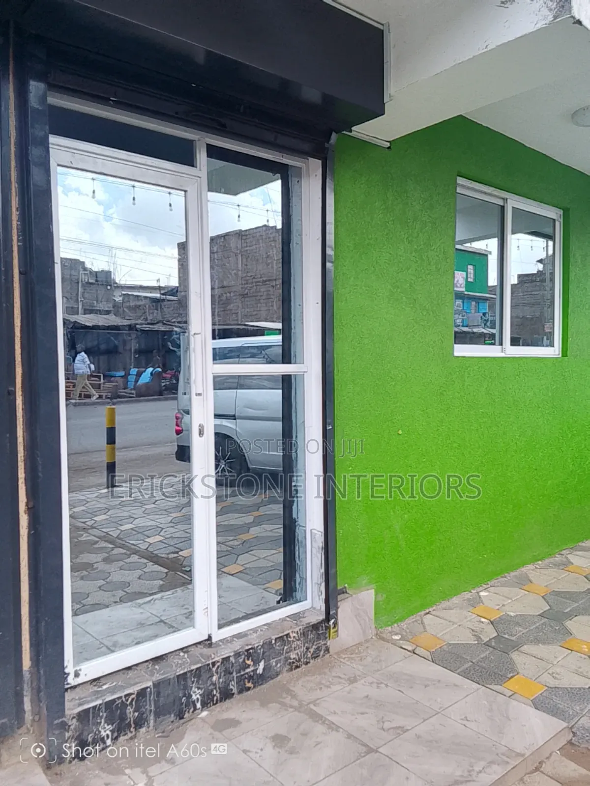 Aluminum Partition and Glass Fitting